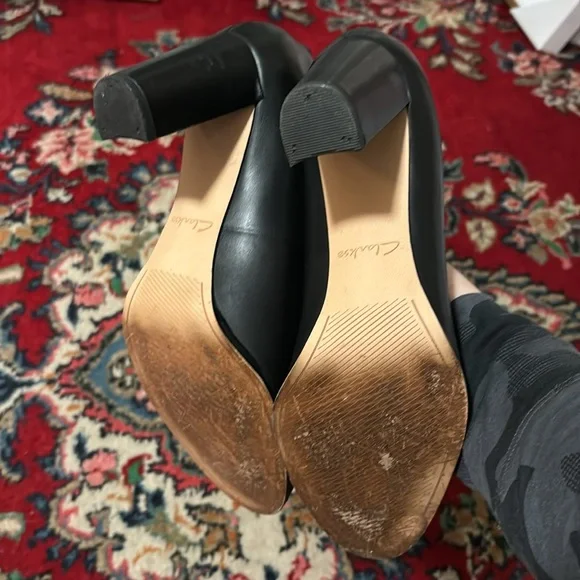 Black Clarks Heels - Picture 4 of 4